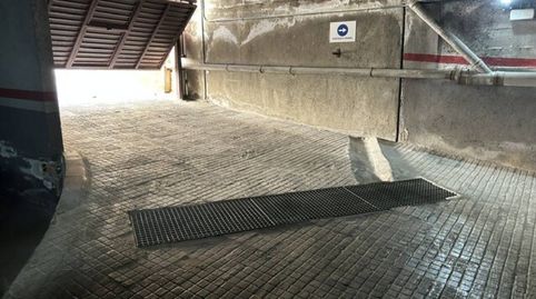 Venta de plaza de garaje para coche mediano con doble acceso, imatge 3
