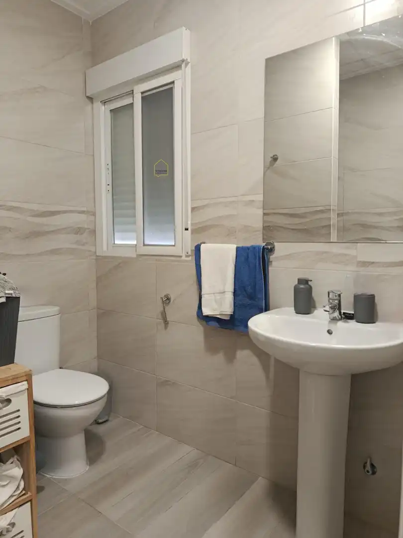 Baño de Casa adosada en venta en Lorca con Aire acondicionado, Terraza y Trastero