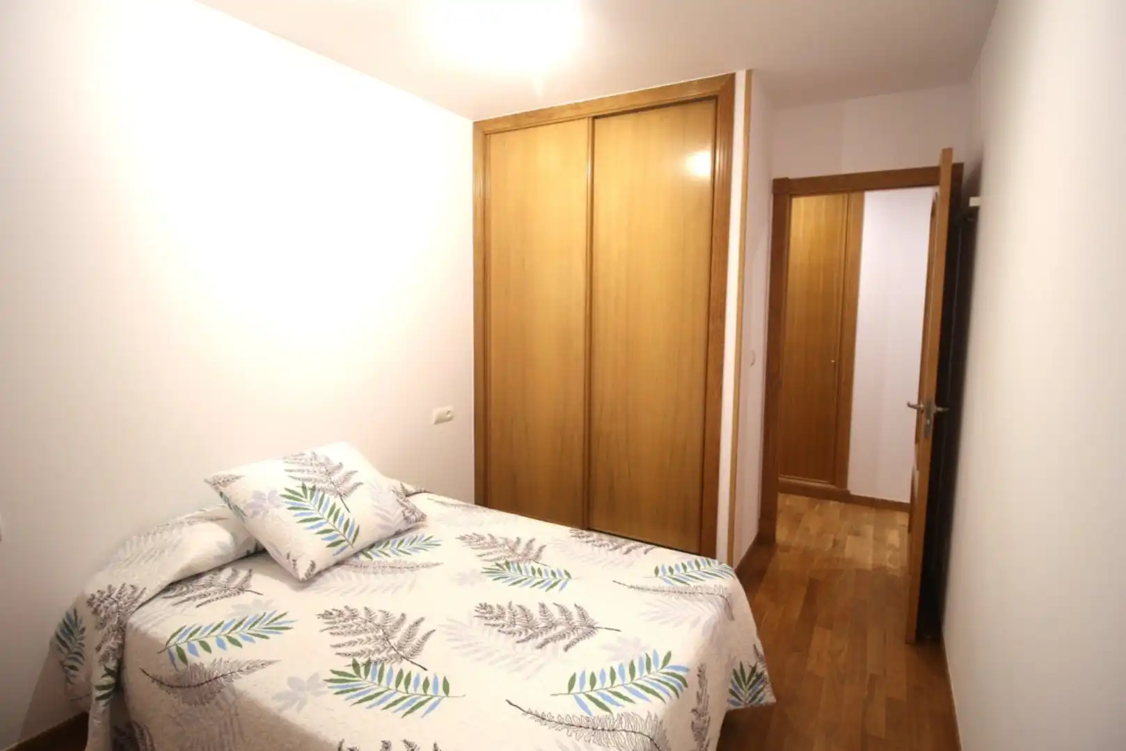 Schlafzimmer von Wohnung zur Miete in Sada (A Coruña) mit Heizung, Parkett und Abstellraum