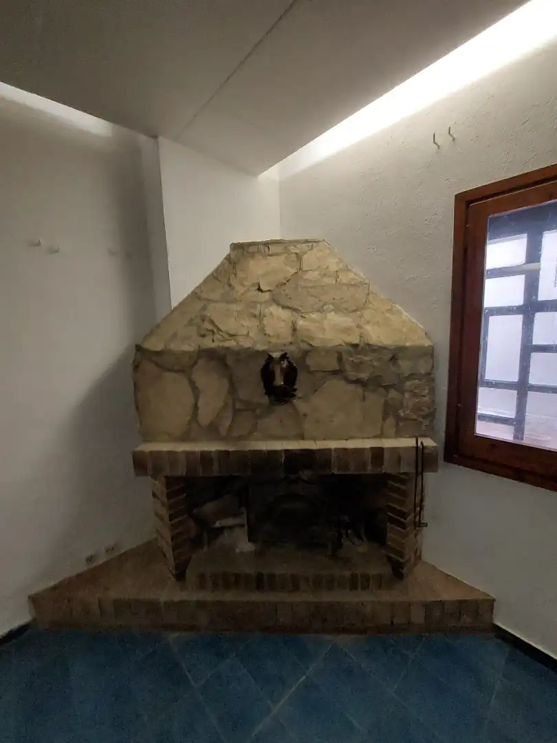 Houses for sale in Tornabous  with Air Conditioner, Heating and Private garden