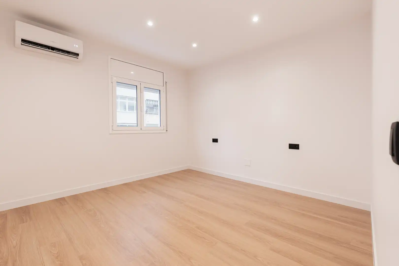 Flat with terrace for sale in Carrer de Lluís Vives, imagen 14