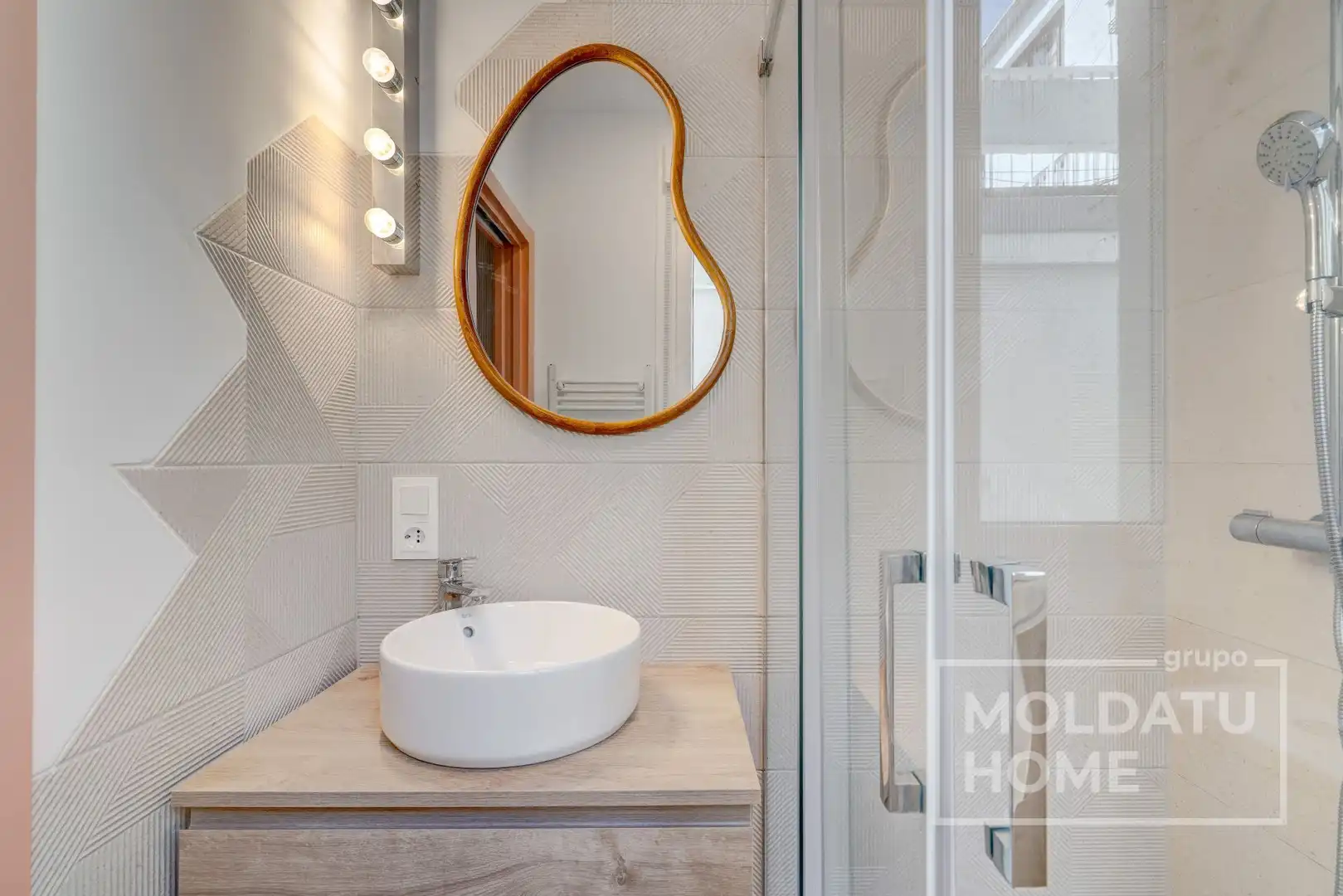 Bathroom of Flat for sale in Donostia - San Sebastián   with Air Conditioner and Heating
