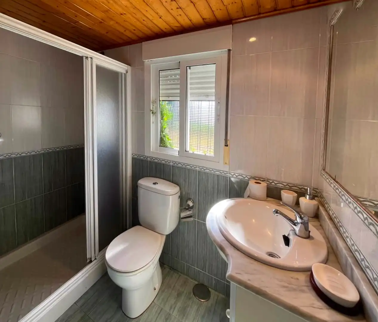 Bathroom of Houses for sale in Vilasantar  with Private garden, Parquet flooring and Furnished