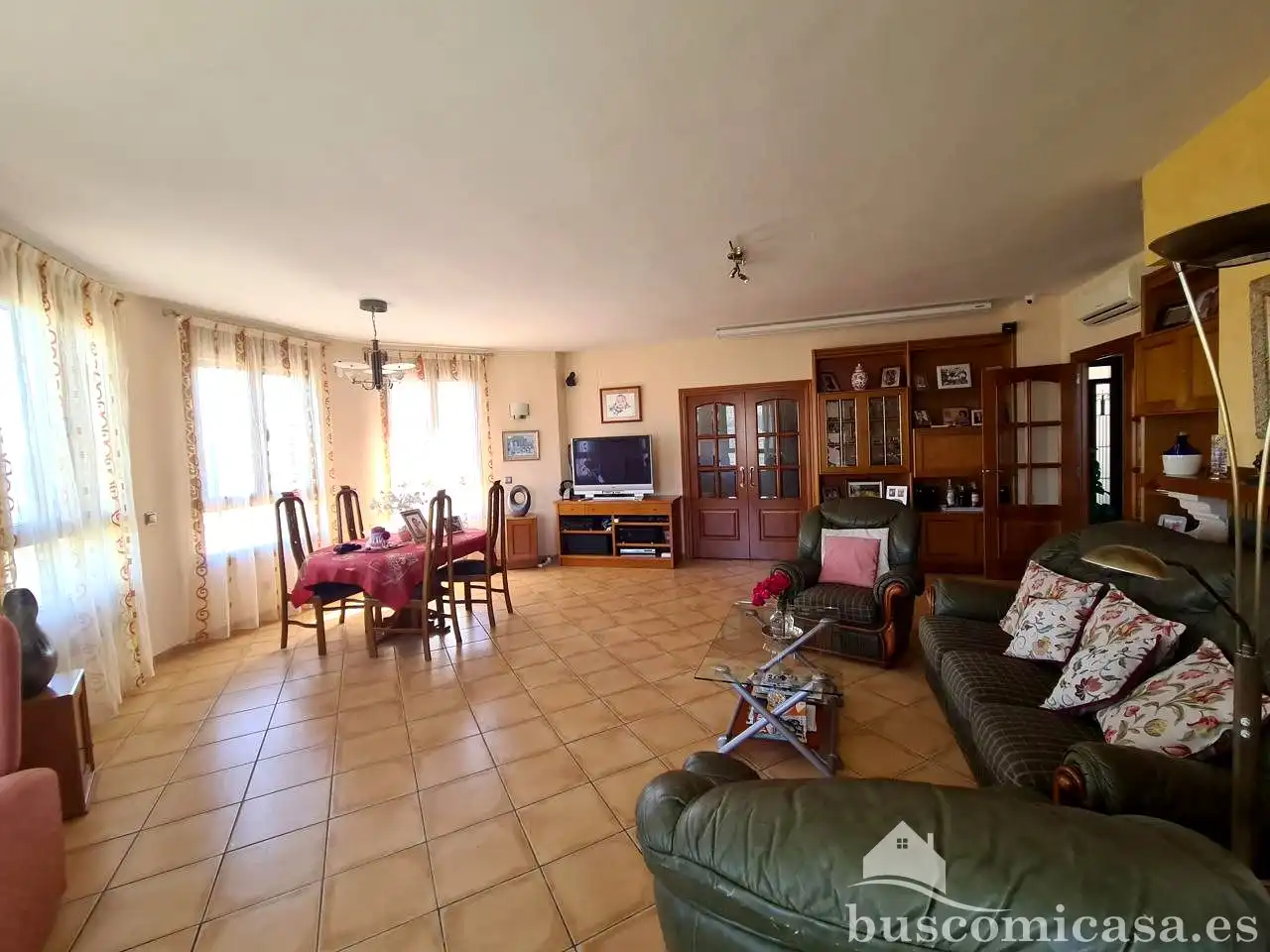 Sala d'estar de Casa o xalet en venda en Huelma amb Aire condicionat, Calefacció i Jardí privat