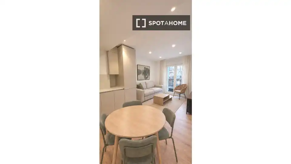 Exterior view of Flat for rent in Ciudad Lineal