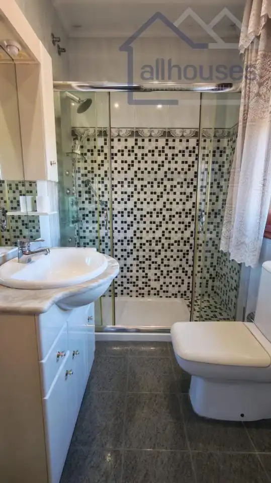 Bathroom of Houses for rent in Vigo   with Heating, Private garden and Terrace