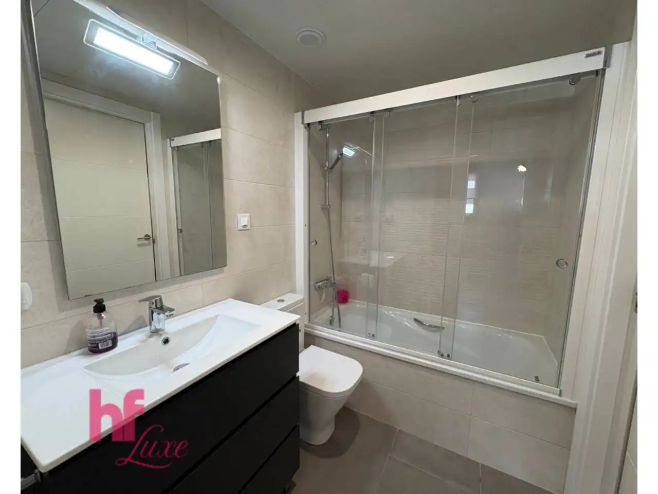 Badezimmer von Wohnung zum Verkauf in L'Hospitalet de Llobregat mit Klimaanlage, Heizung und Terrasse