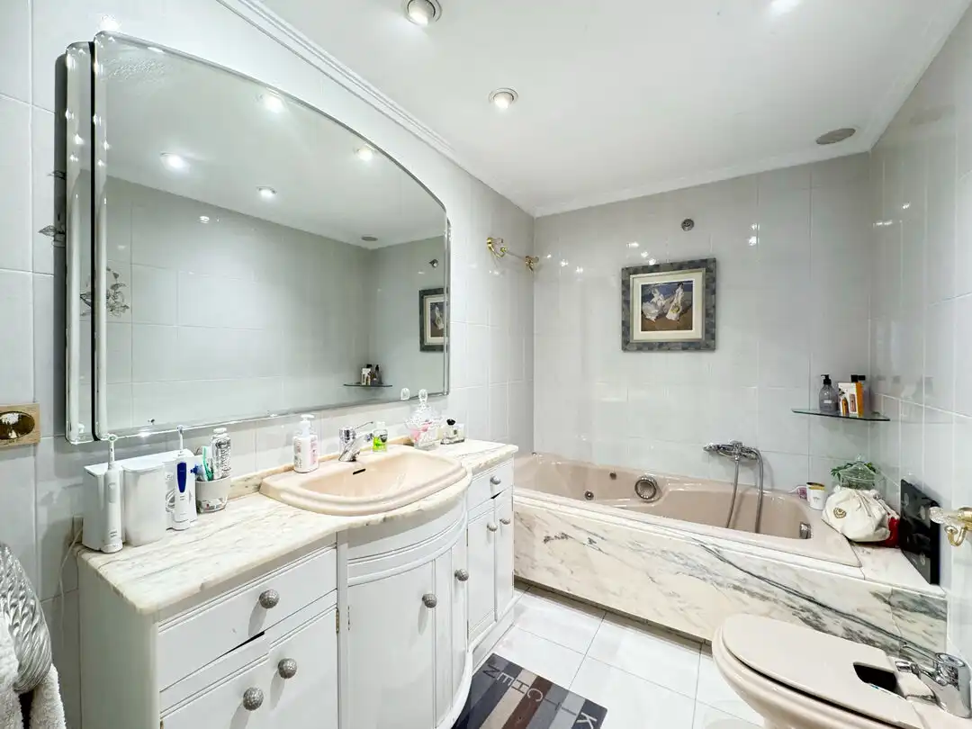 Baño de Piso en venta en Urretxu con Calefacción, Trastero y Balcón
