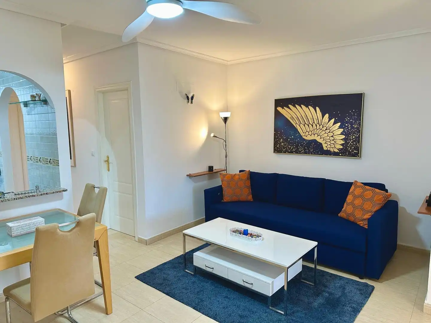Sala de estar de Apartamento de alquiler en Daya Nueva con Aire acondicionado, Piscina y Amueblado