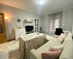 Sala d'estar de Apartament de lloguer en Lucena amb Aire condicionat i Moblat