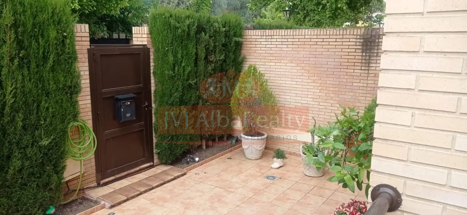 Jardí de Casa adosada en venda en Albacete amb Aire condicionat, Calefacció i Jardí privat