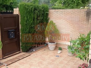 Adossat amb jardí en venda a Alto de los Molinos