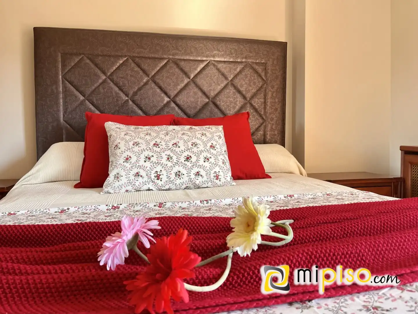 Habitación de Casa adosada en venta en Ruesga con Calefacción, Terraza y Amueblado