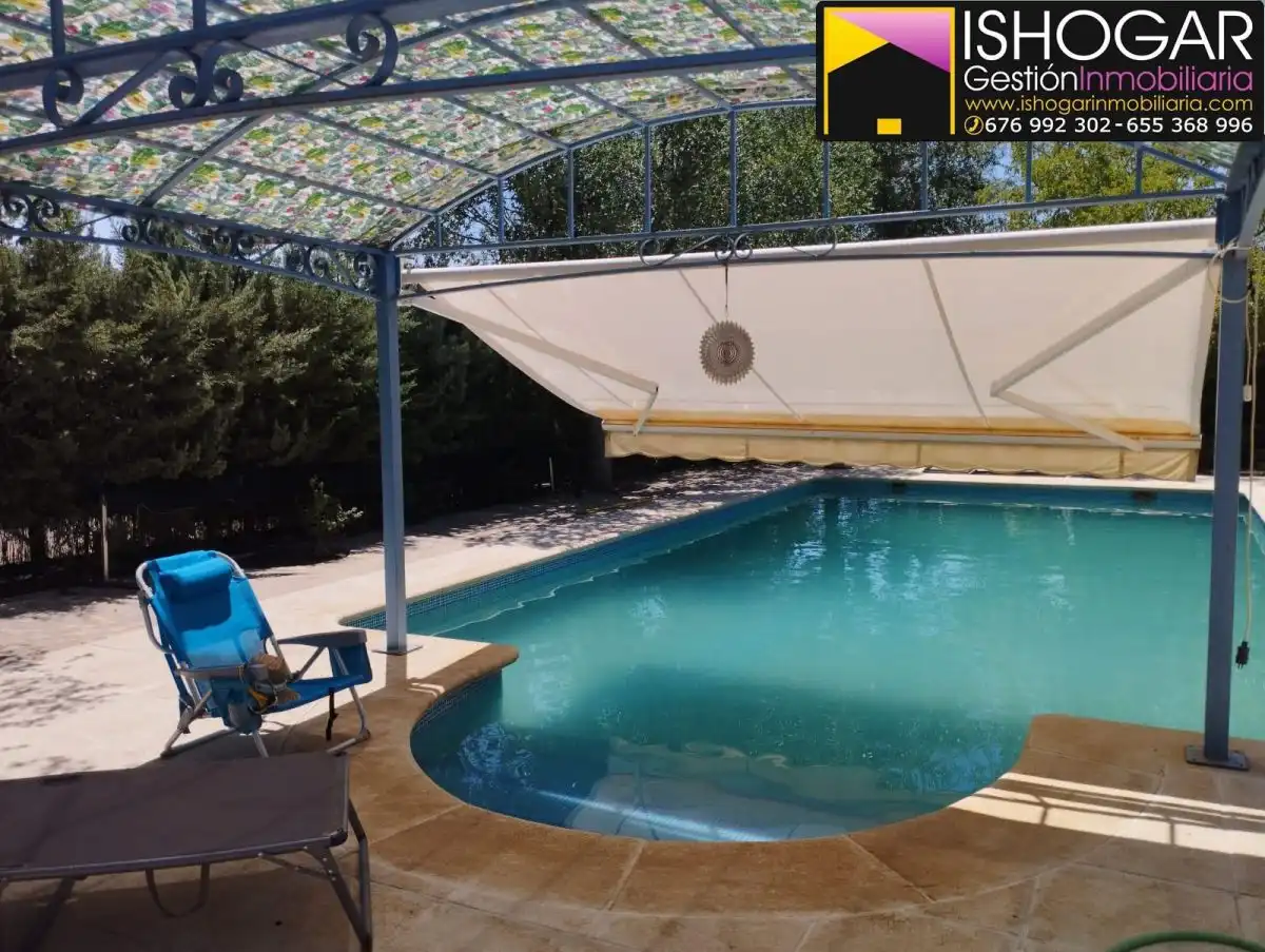 Chalet con piscina en venta en Valdepeñas, imagen 5