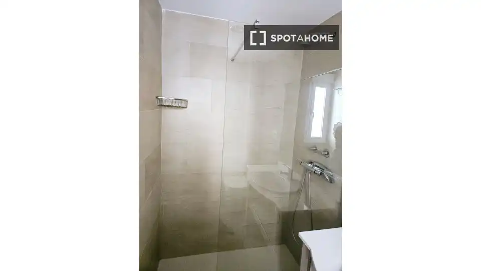 Bany de Apartament per a compartir en Murcia amb Aire condicionat, Terrassa i Moblat