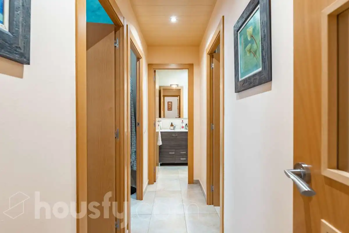 Piso en venta en Sant Boi de Llobregat con Calefacción, Amueblado y Balcón