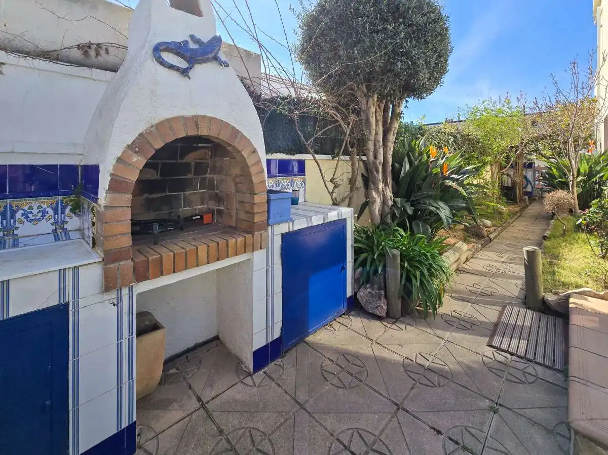 Jardí de Casa o xalet en venda en Empuriabrava amb Calefacció i Jardí privat