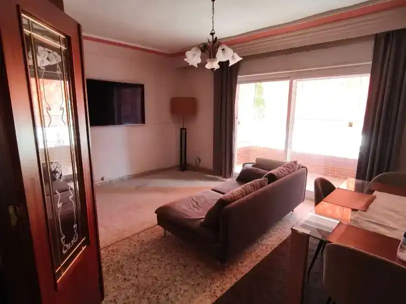Sala de estar de Piso para compartir en Las Trescientas - San Francisco - Ciudad Vergel  