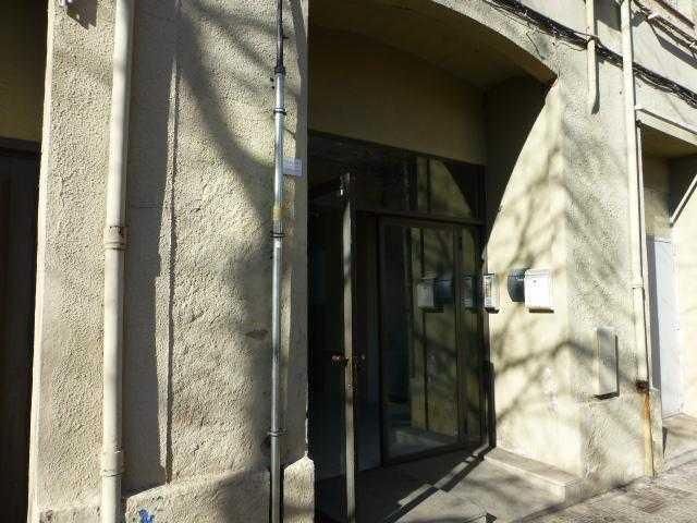 Vista exterior de Local en venda en Olot