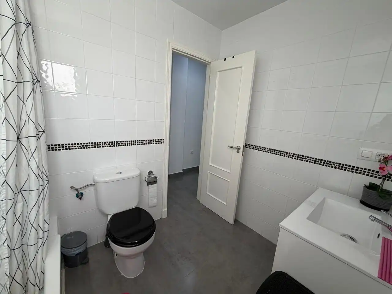 Bathroom of Flat for sale in Sanlúcar de Barrameda  with Air Conditioner, Terrace and Furnished