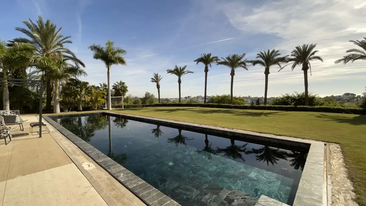 Casa amb piscina en venda a Benahavís - BenahavÃÂ­s,Centro