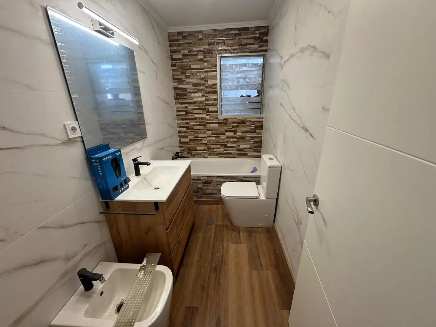 Bathroom of Flat for sale in Alicante / Alacant  with Terrace and Balcony