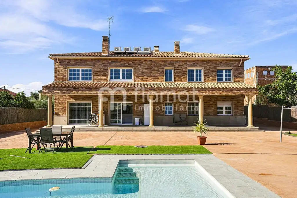 Vista exterior de Casa o xalet en venda en Terrassa