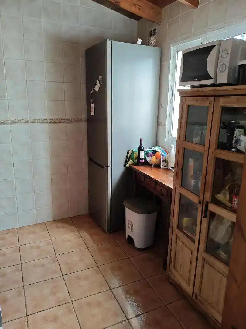 Cocina de Piso para compartir en Iznate con Aire acondicionado