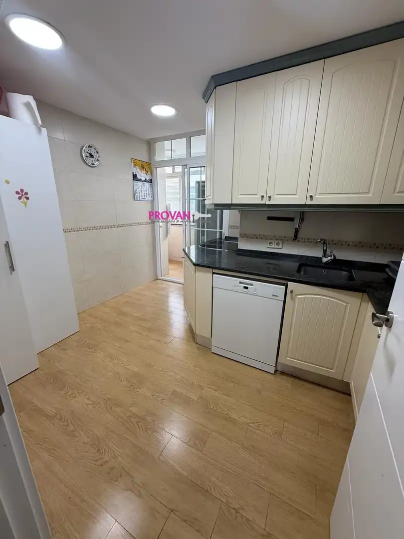 Kitchen of Flat for sale in Torrejón de Ardoz  with Air Conditioner, Heating and Private garden