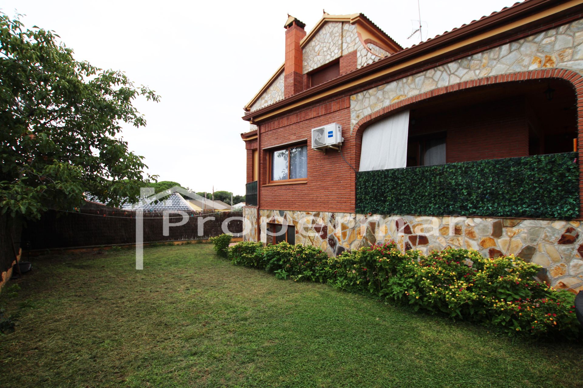 Vista exterior de Casa o chalet en venta en Cànoves I Samalús con Calefacción, Jardín privado y Terraza
