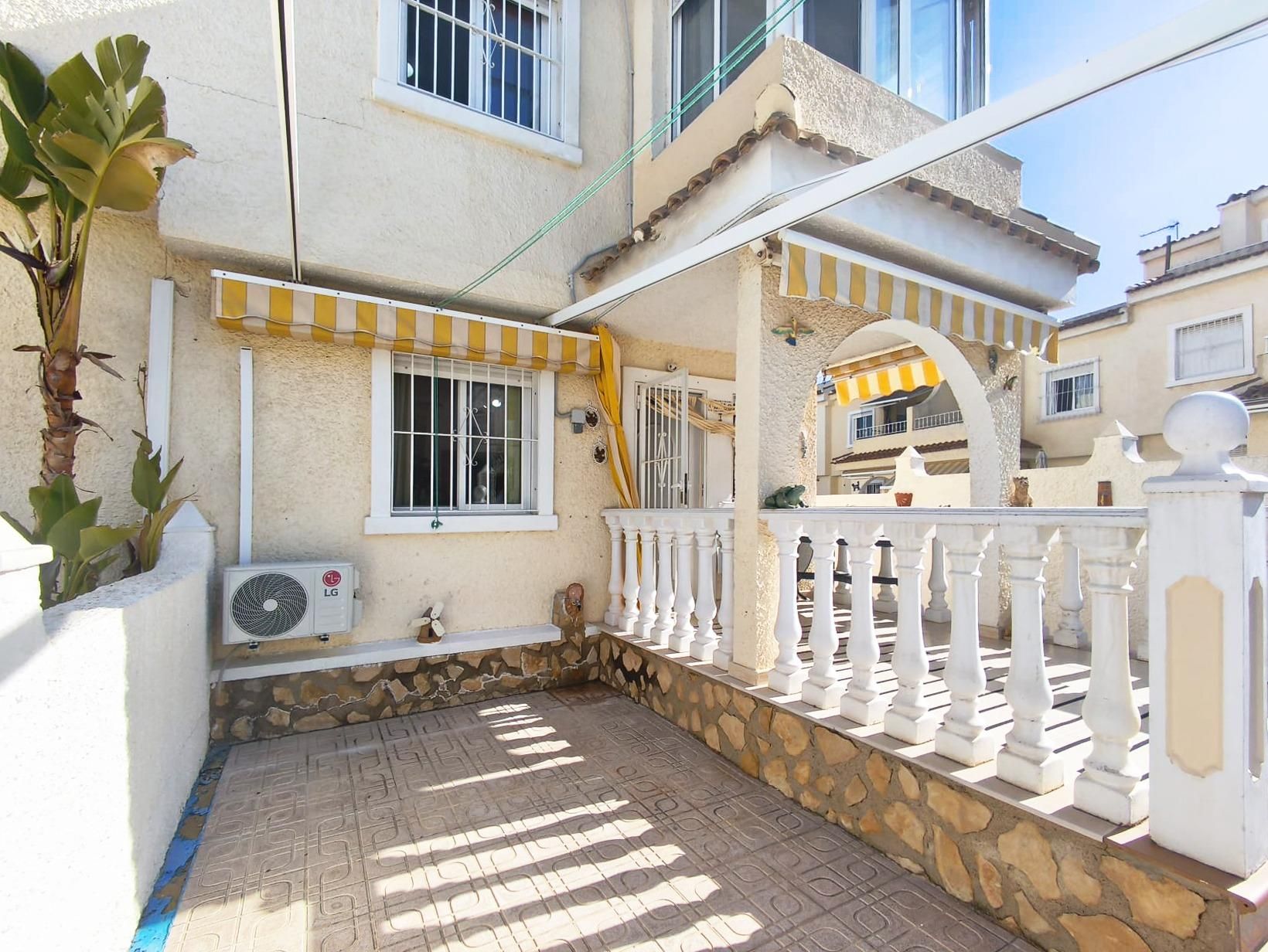 Vista exterior de Casa o chalet en venta en Santa Pola con Aire acondicionado, Trastero y Amueblado