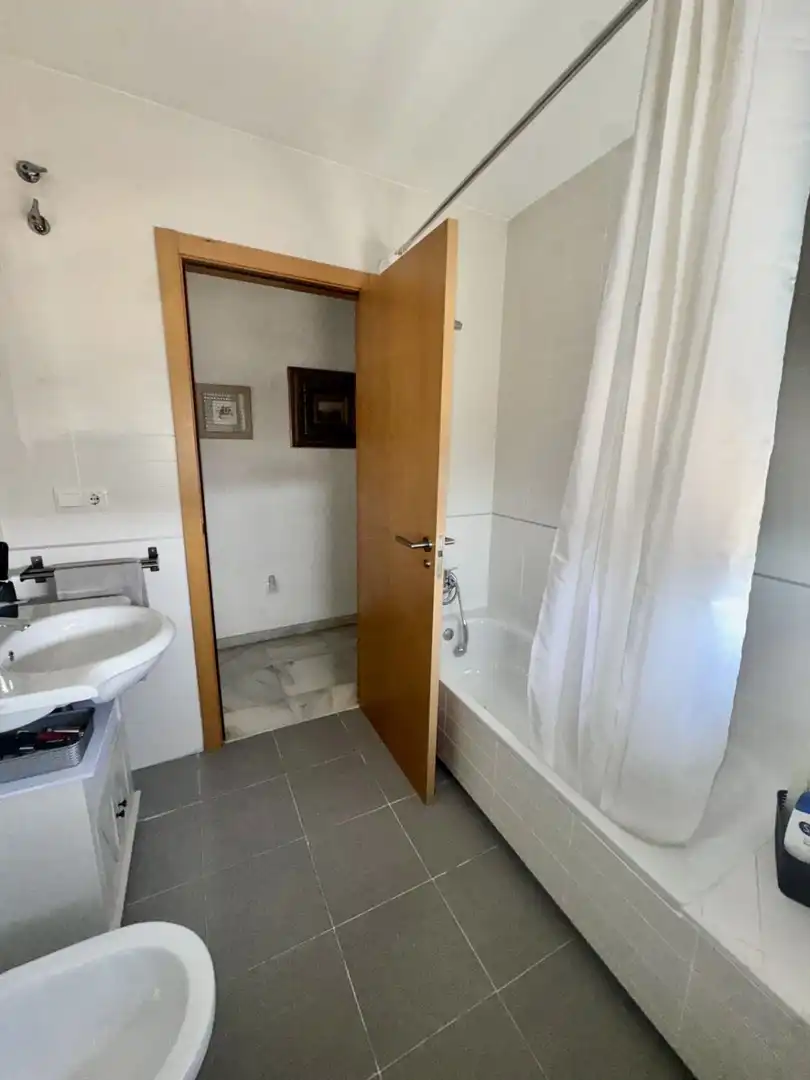 Baño de Piso en venta en Pilas con Aire acondicionado y Calefacción