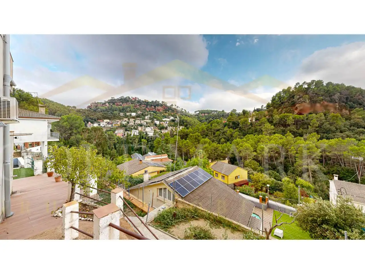 Vista exterior de Casa o chalet en venta en Corbera de Llobregat con Aire acondicionado, Calefacción y Jardín privado