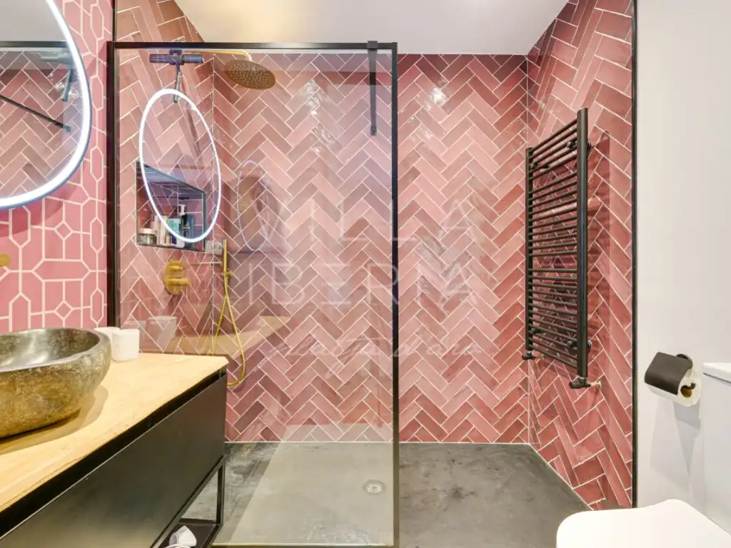 Badezimmer von Haus oder Chalet zum Verkauf in Santa Cristina d'Aro mit Klimaanlage, Heizung und Privatgarten