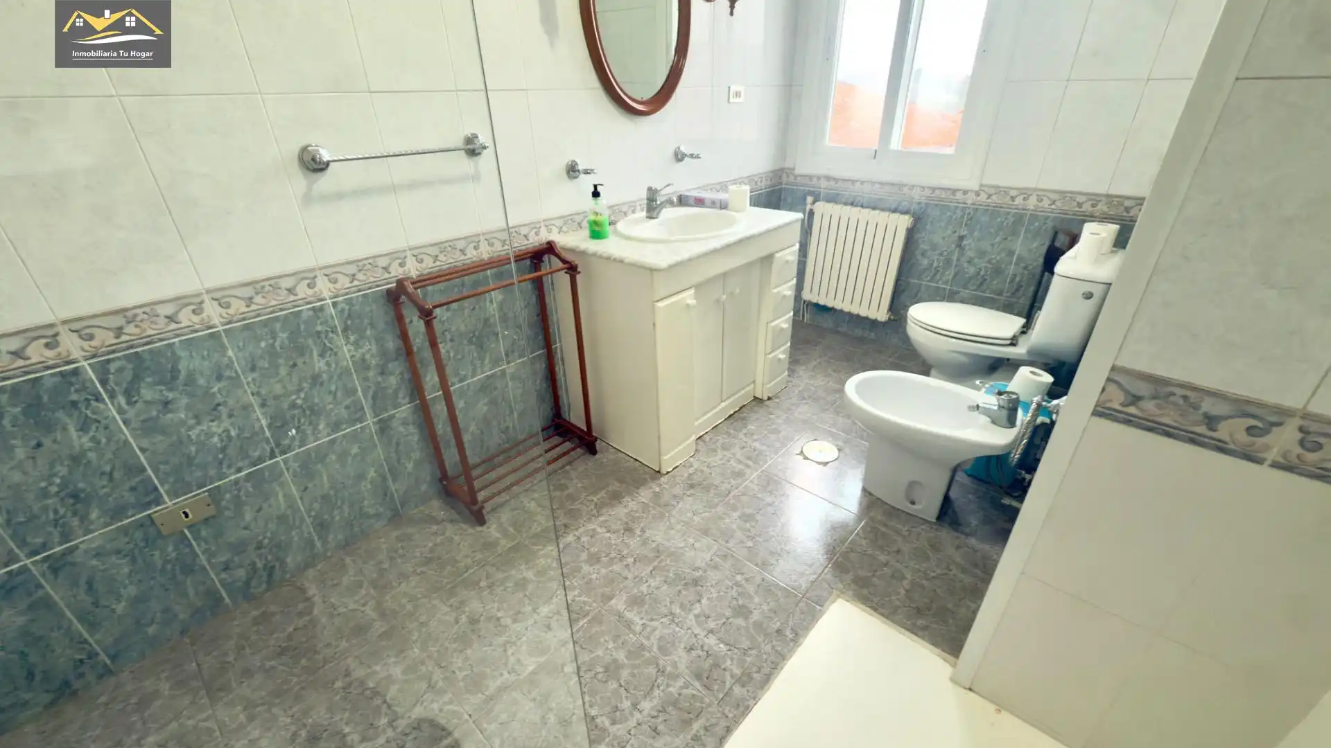 Bathroom of Houses for sale in Ourense Capital   with Private garden, Terrace and Storage room