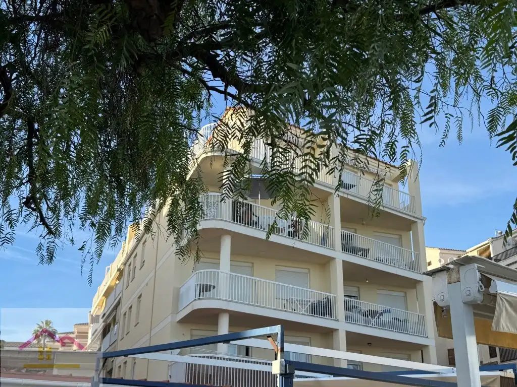 Außenansicht von Wohnung zum Verkauf in Alcalà de Xivert mit Klimaanlage, Terrasse und Möbliert