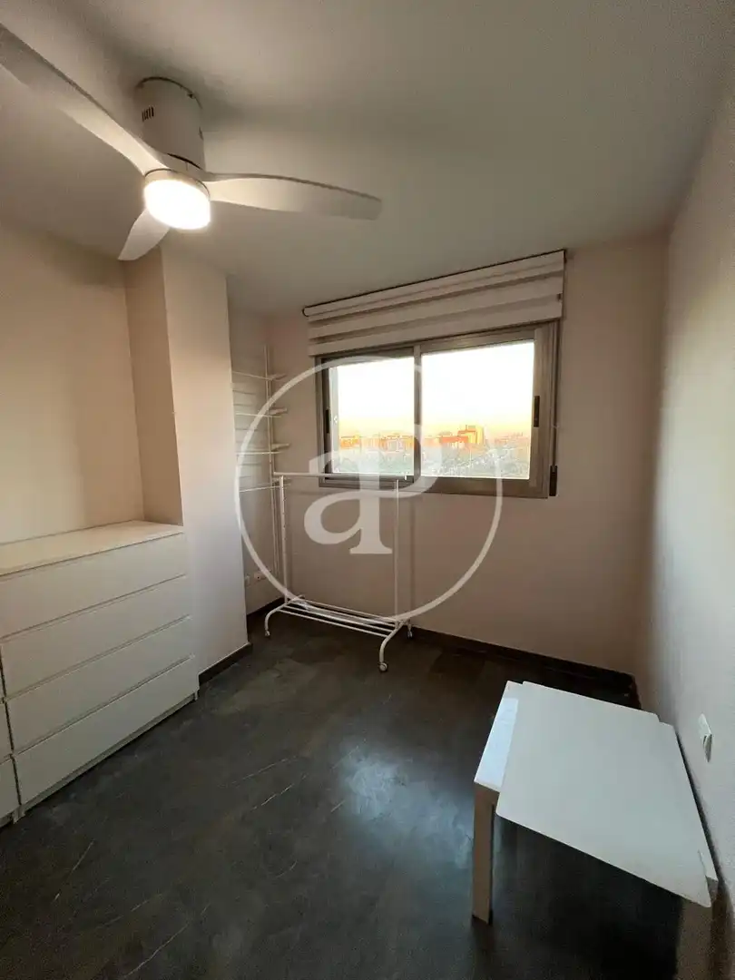 Bedroom of Flat for rent in Valencia  with Air Conditioner, Terrace and Furnished