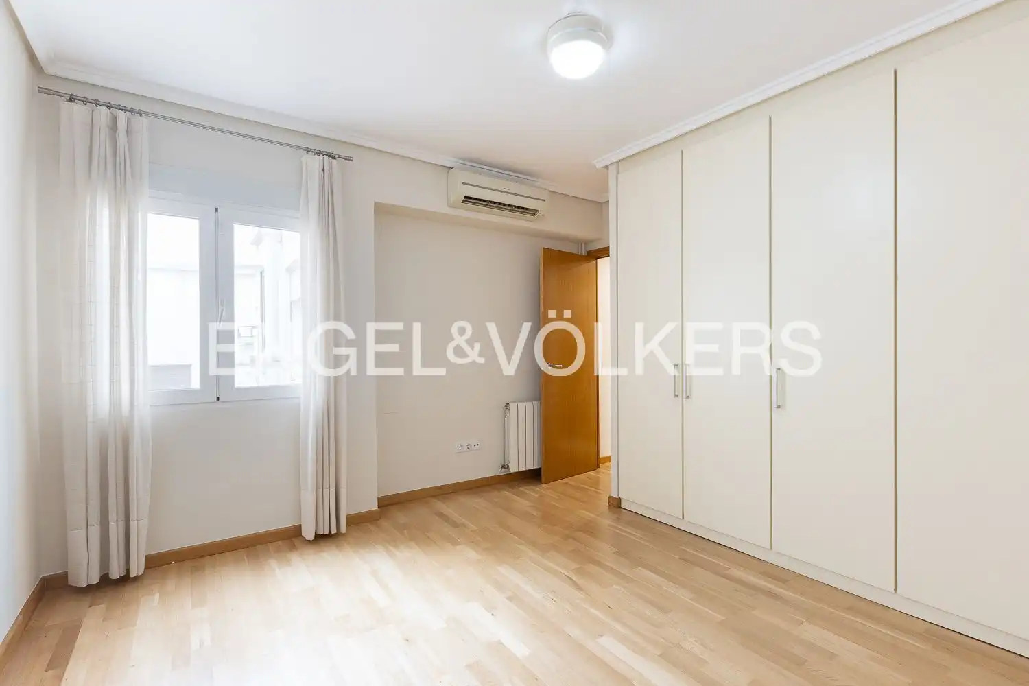 Piso en venta en Valencia con Aire acondicionado, Calefacción y Balcón