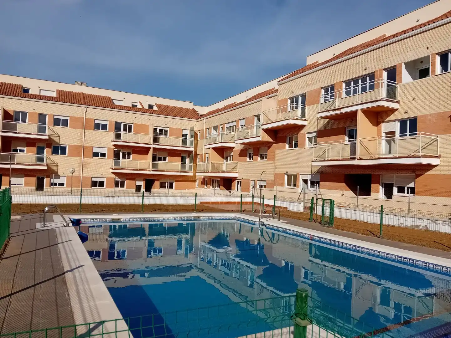Swimming pool of Flat for sale in Pozuelo de Calatrava  with Storage room, Swimming Pool and Community pool