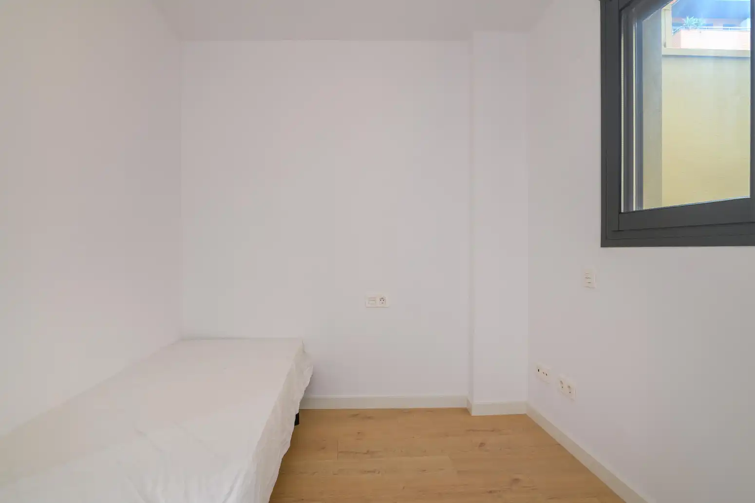 Bedroom of Flat for sale in Sant Boi de Llobregat  with Air Conditioner, Heating and Balcony