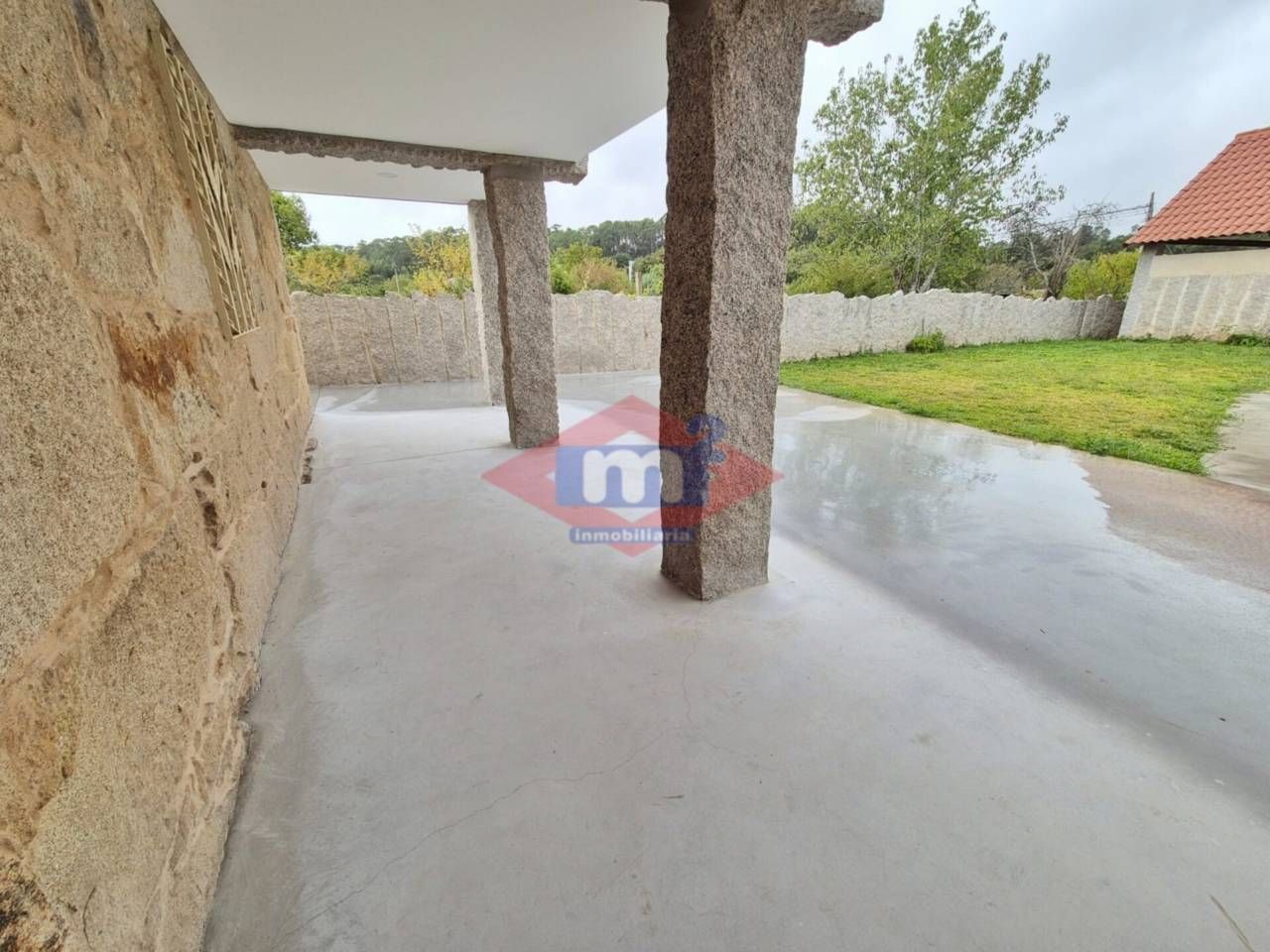 Terrace of Flat to rent in Tui  with Air Conditioner