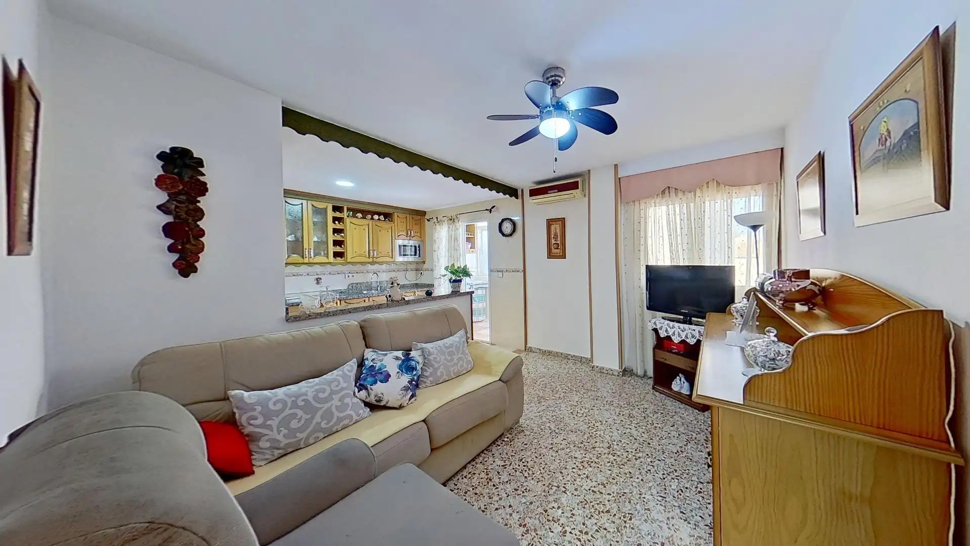 Sala d'estar de Pis en venda en Motril amb Balcó
