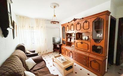 Living room of Flat for sale in  Sevilla Capital  with Air Conditioner