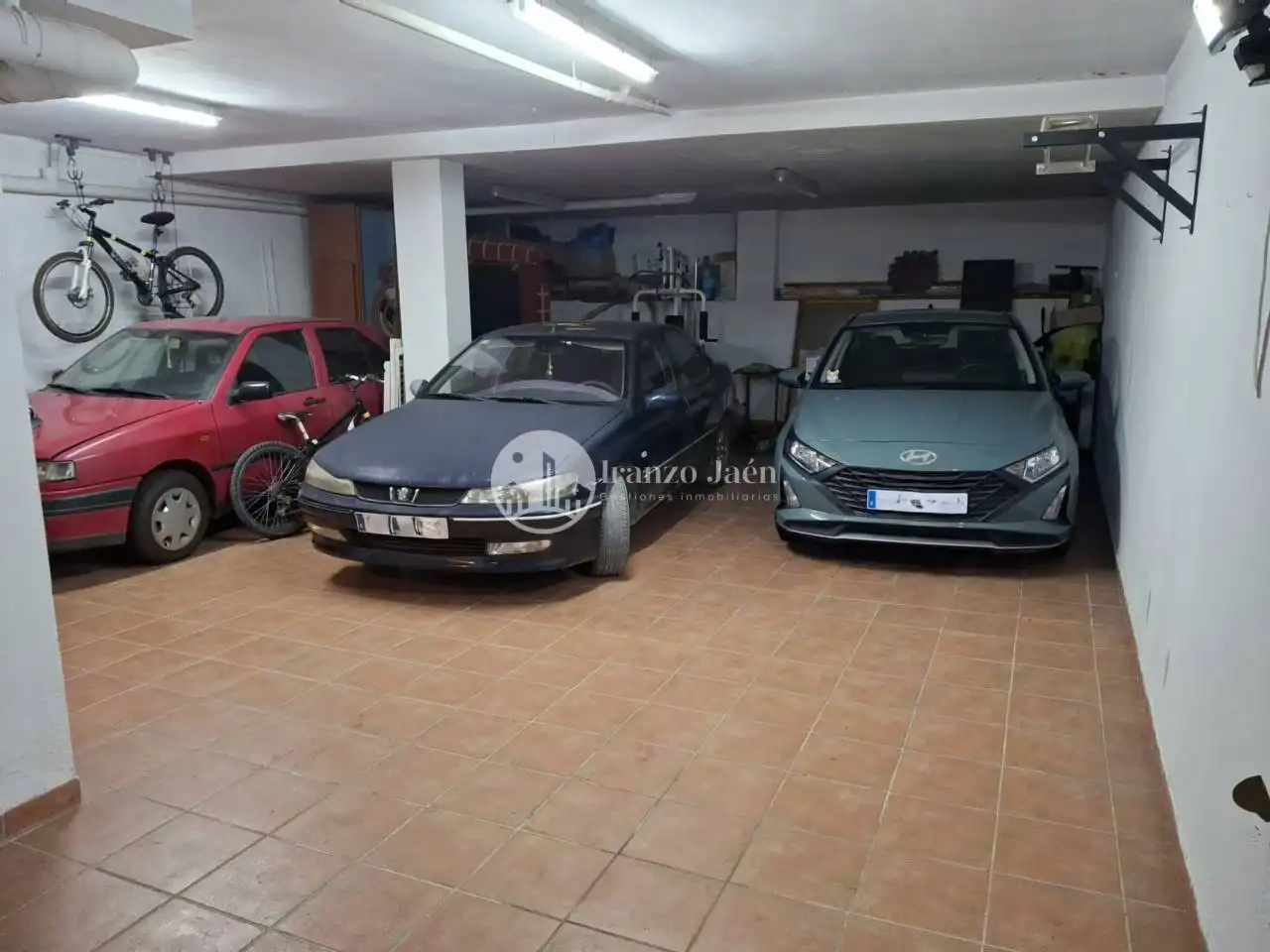 Parking de Casa o chalet en venta en Jaén con Aire acondicionado, Calefacción y Terraza