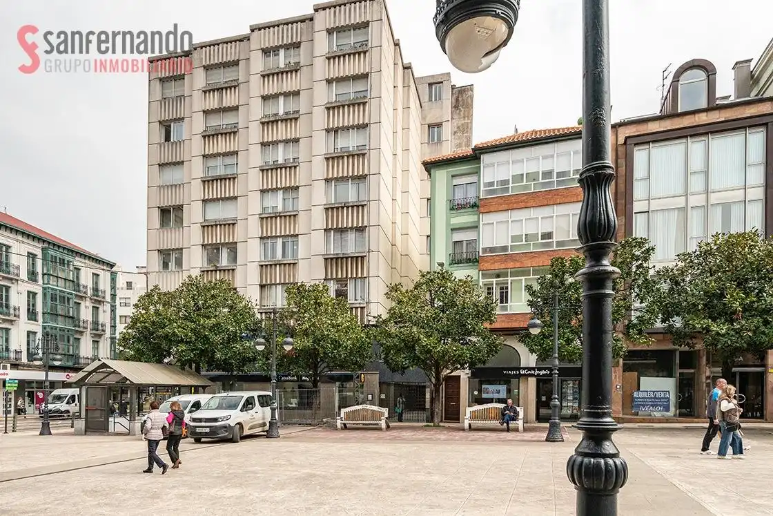 Vista exterior de Piso en venta en Torrelavega  con Parquet