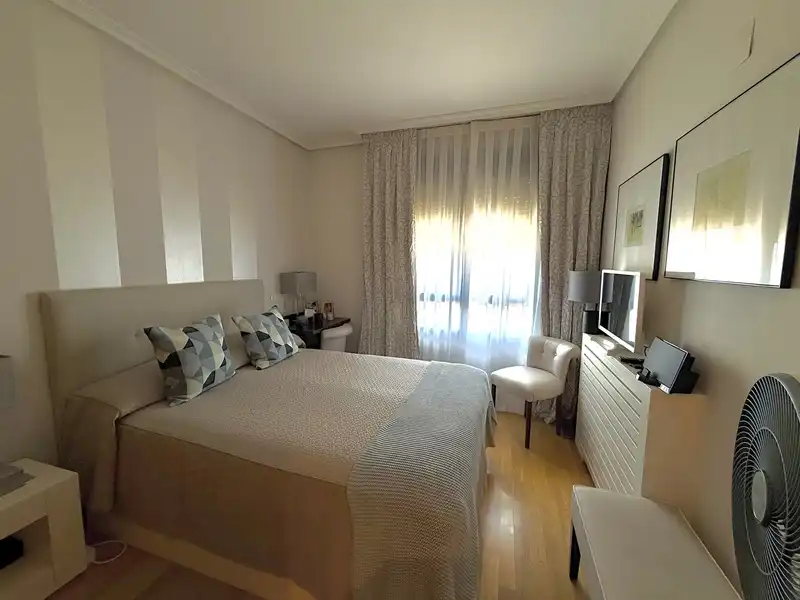 Habitación de Piso de alquiler en Madrid con Aire acondicionado, Calefacción y Jardín privado