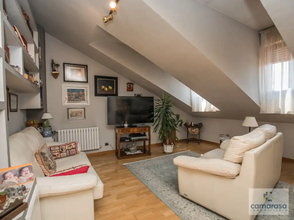 Sala de estar de Casa o chalet en venta en Ávila con Jardín privado, Piscina y Piscina comunitaria