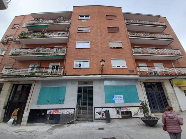Local comercial en Alquiler en C/ Independencia en Zona Renfe