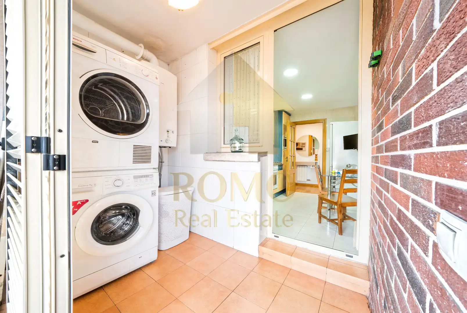 Vista exterior de Piso en venta en Santa Perpètua de Mogoda con Aire acondicionado, Calefacción y Parquet