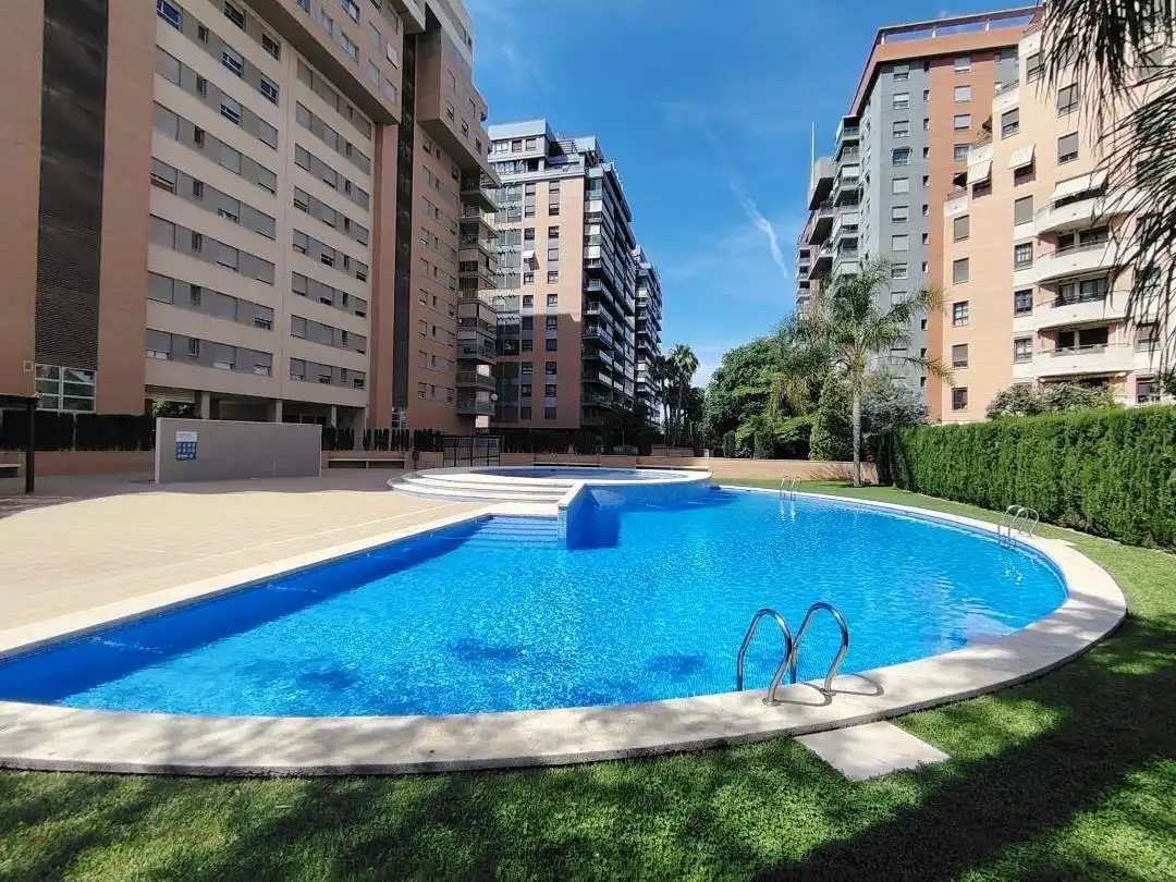 Swimming pool of Flat for sale in Mislata  with Air Conditioner, Private garden and Parquet flooring